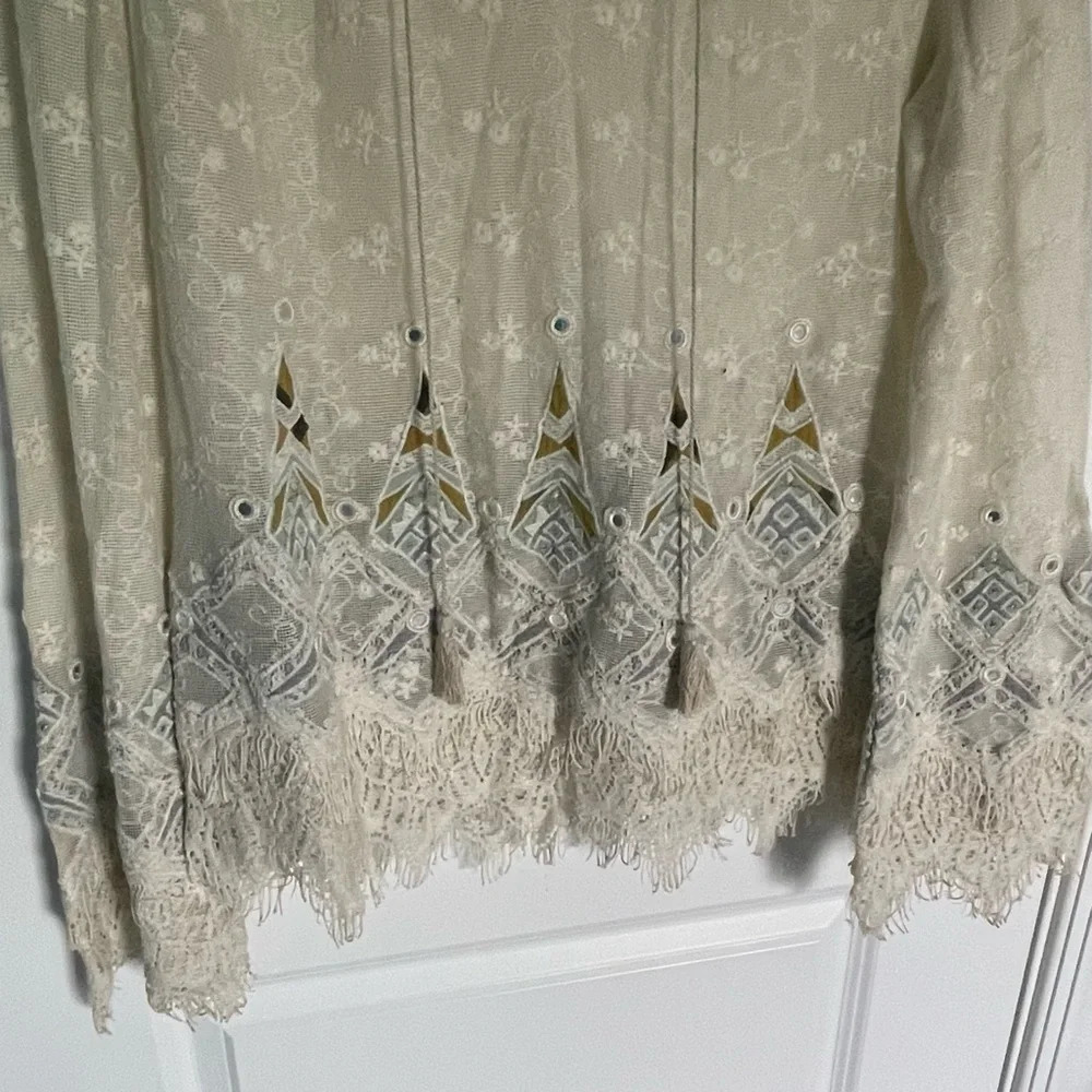 Elie Tahari Imelda Long-Sleeve Embroidered Blouse Natural - 18481 - Picture 4 of 10
